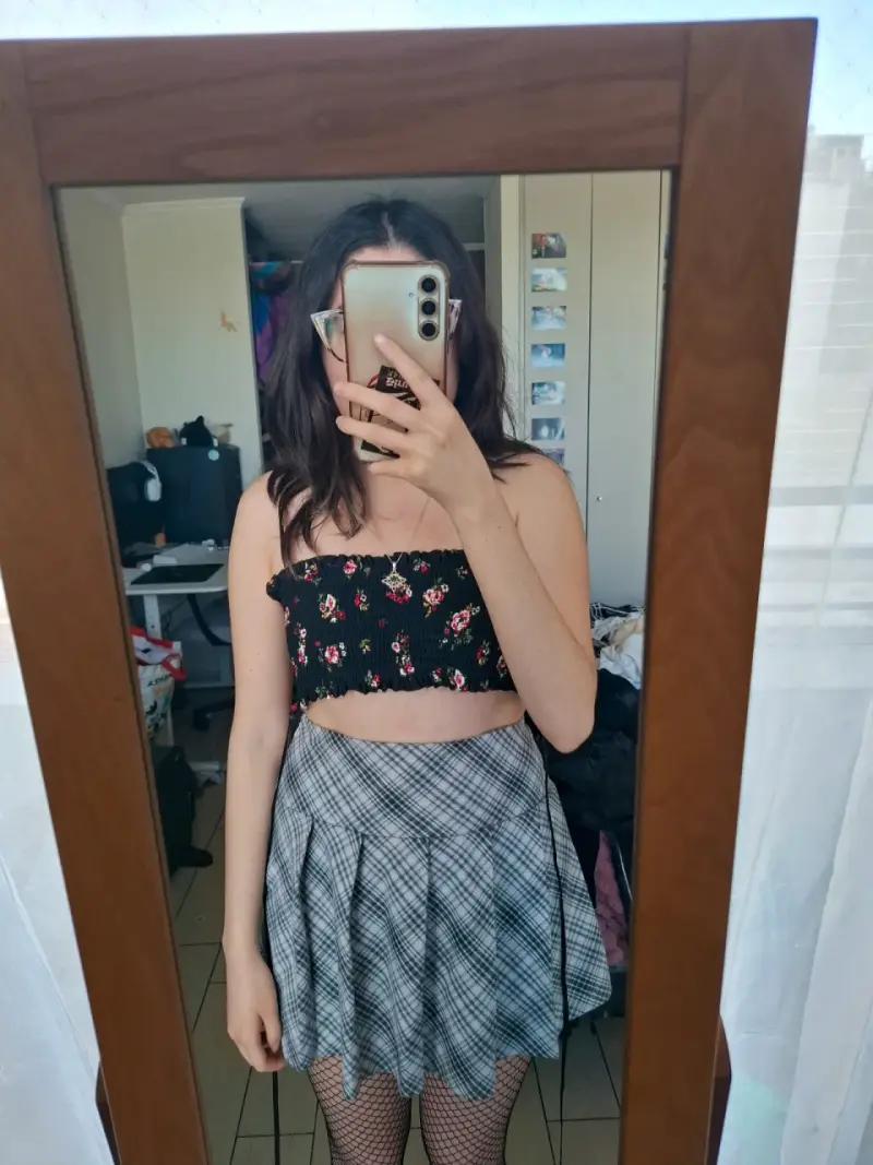 Conjunto de Top Floral y Falda a Cuadros - 1