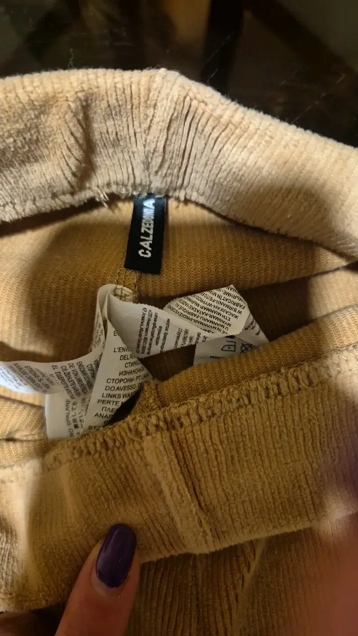 Pantalones de pana color beige para mujer - 2