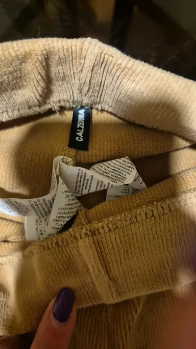 Pantalones de pana color beige para mujer - miniatura 2