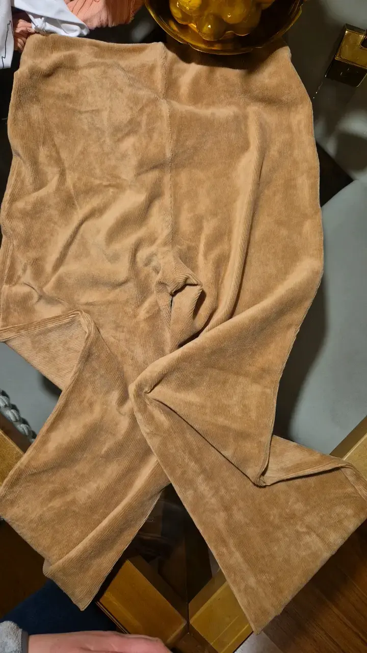 Pantalones de pana color beige para mujer - 3