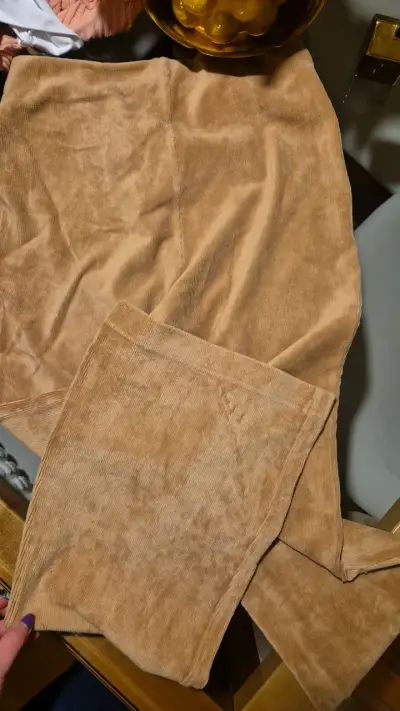 Pantalones de pana color beige para mujer - miniatura 4