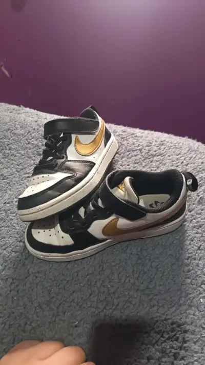 Zapatillas deportivas para niños con diseño - miniatura 1