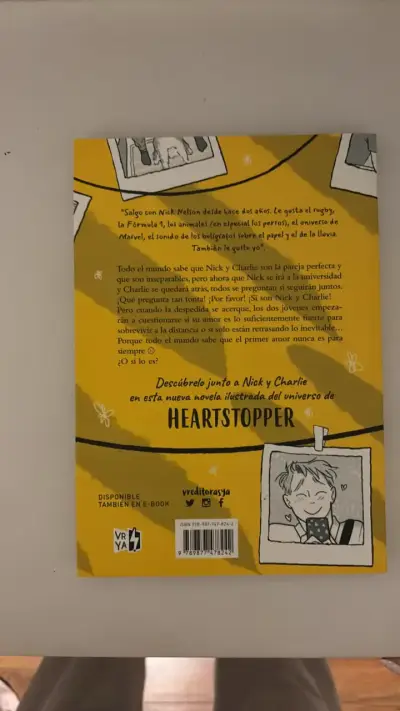 Libro 'Nick y Charlie' de Alice Oseman - miniatura 2