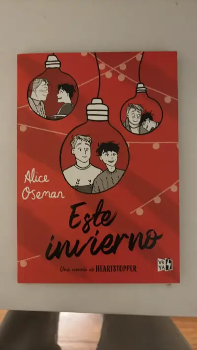 Libro 'Este Invierno' de Alice Oseman - miniatura 1