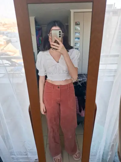 Conjunto de blusa blanca y pantalón - miniatura 1