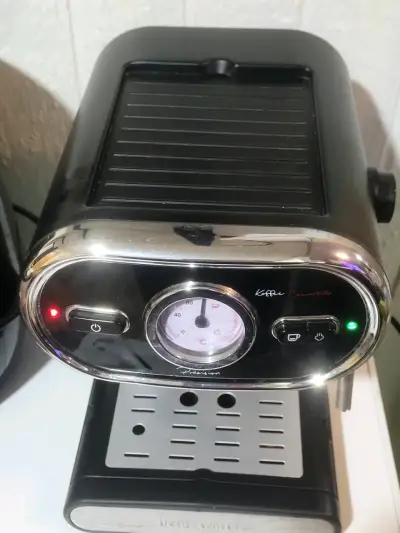 Cafetera espresso Ursus Trotter negra - miniatura 1