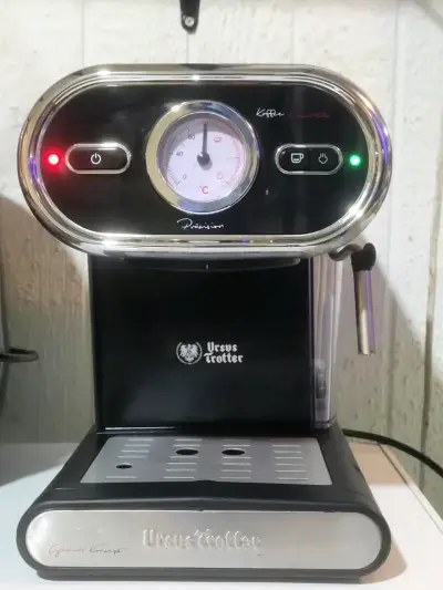 Cafetera espresso Ursus Trotter negra - miniatura 4