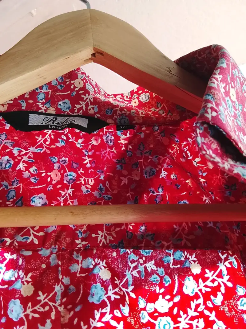 Blusa Roja Floral de Algodón para Mujer - 2
