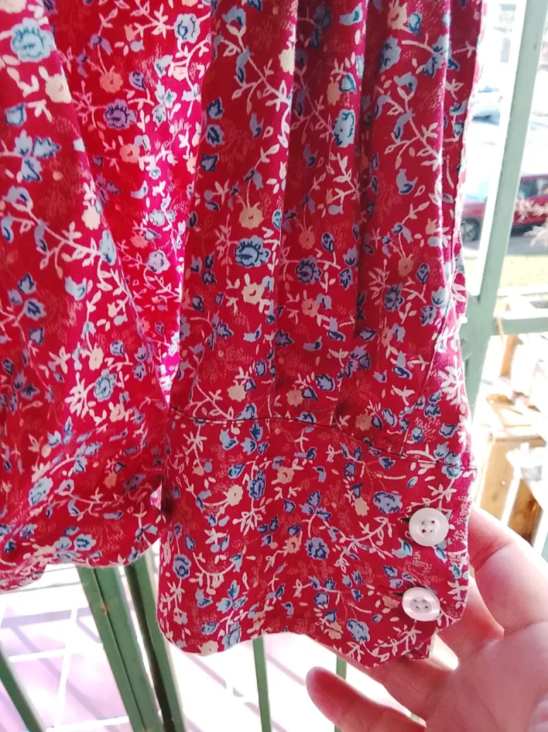 Blusa Roja Floral de Algodón para Mujer - 4