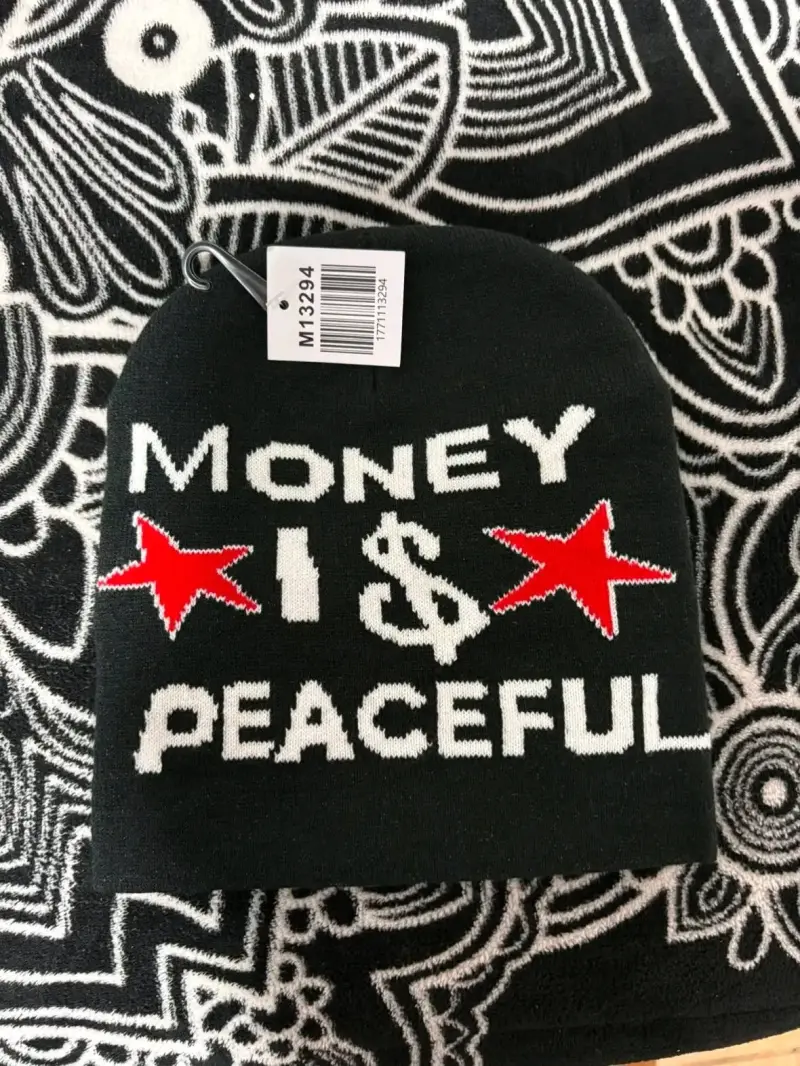 Gorro de lana con diseño Money Is Peaceful - 1