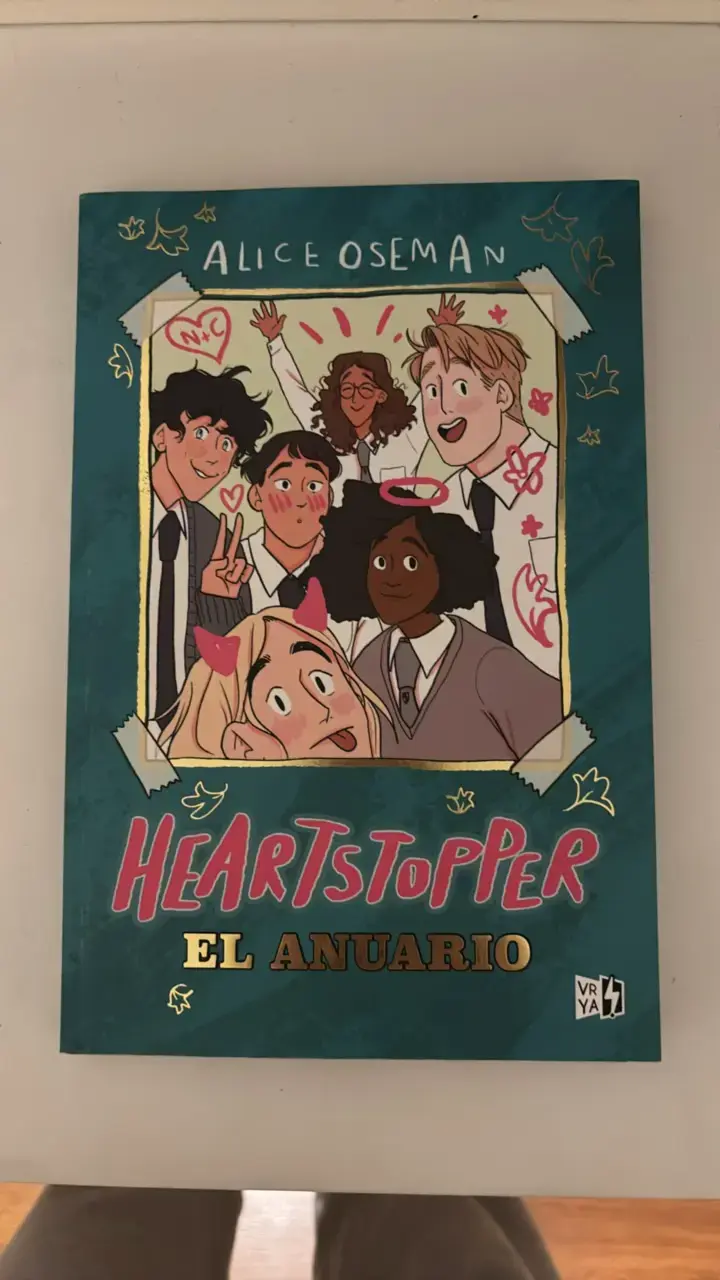 Libro Heartstopper El Anuario de Alice Oseman