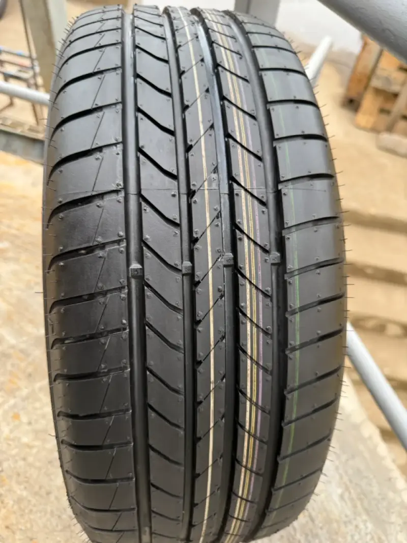 Neumático Goodyear 205/50 R17 EfficientGrip ROF 8 - 3