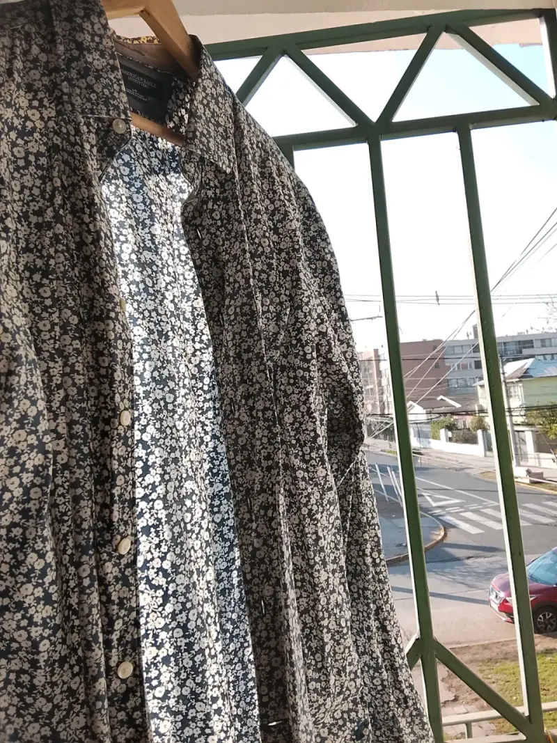 Camisa de hombre floral azul y blanca - 3