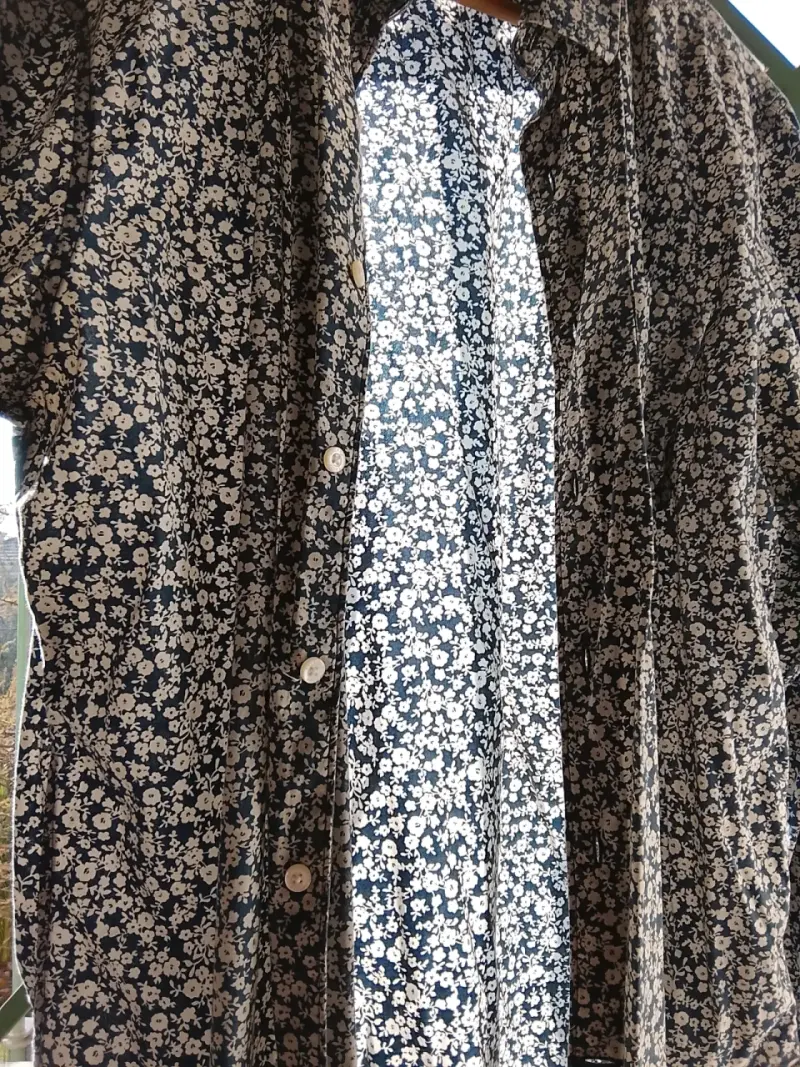 Camisa de hombre floral azul y blanca - 5