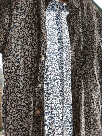 Camisa de hombre floral azul y blanca - miniatura 5