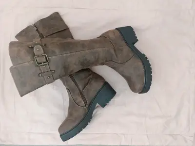 Botas altas de cuero sintético color marrón - miniatura 2