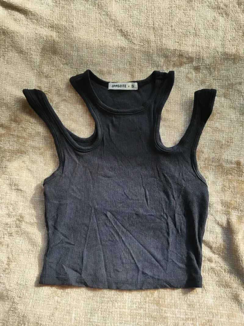 Top sin mangas negro Opposite talla S
