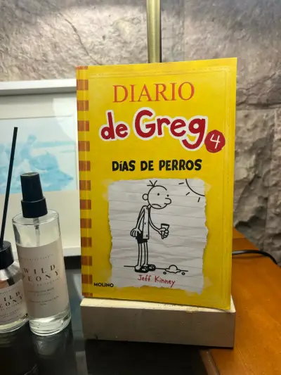 Libro Diario de Greg 4: Días de Perros - miniatura 1