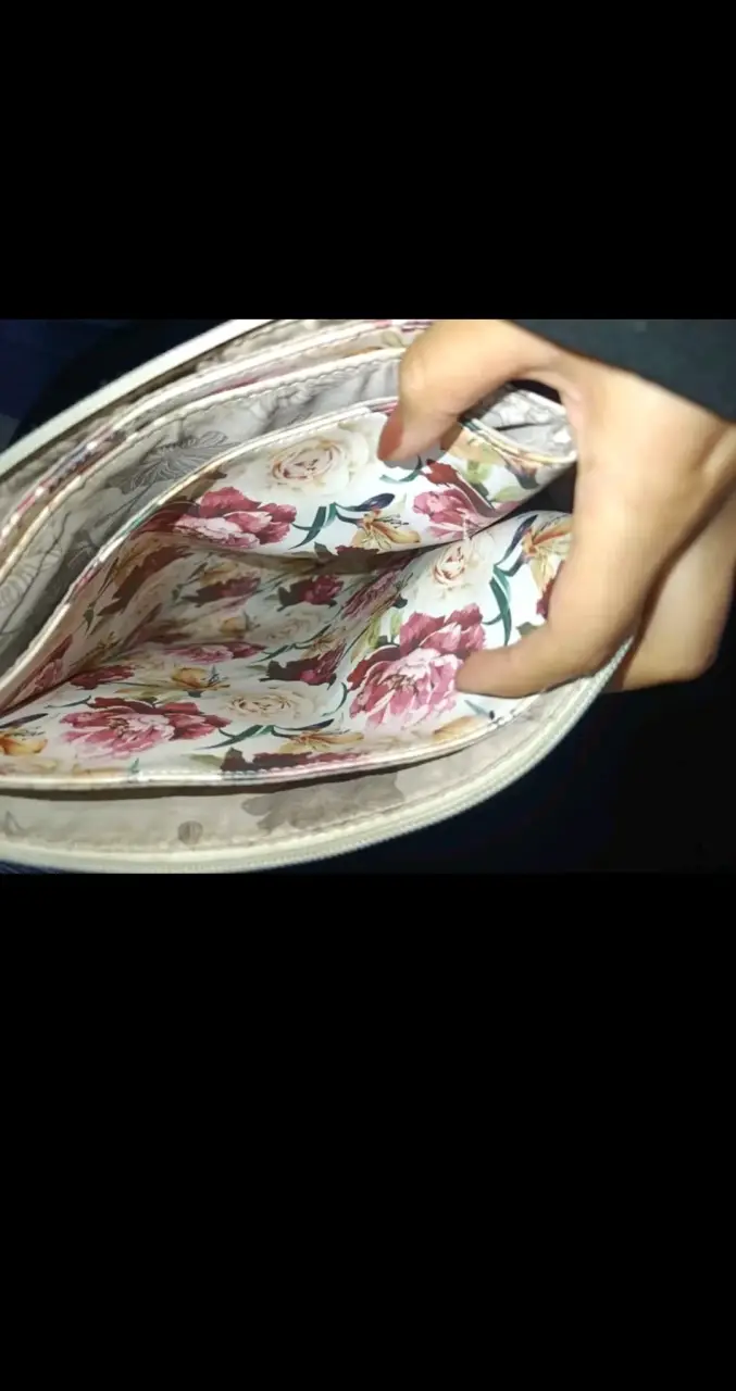 Bandolera floral con correa ajustable - 3