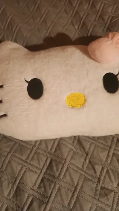 Cojín de peluche Hello Kitty suave - miniatura 1