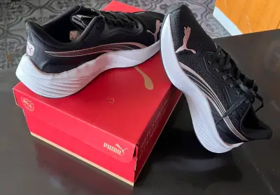 Zapatillas deportivas negras  Puma para mujer - miniatura 2