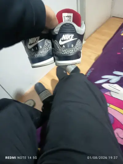Zapatillas Nike Air Jordan Retro 3 Negras - miniatura 2