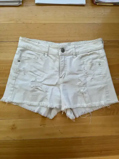 Shorts de mezclilla blancos desgastados Foster - miniatura 1