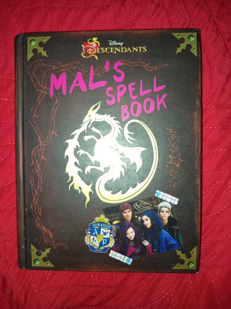 Libro de hechizos de Mal de Disney Descendants