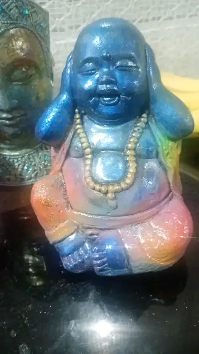 Figura decorativa de Buda colorida - miniatura 1
