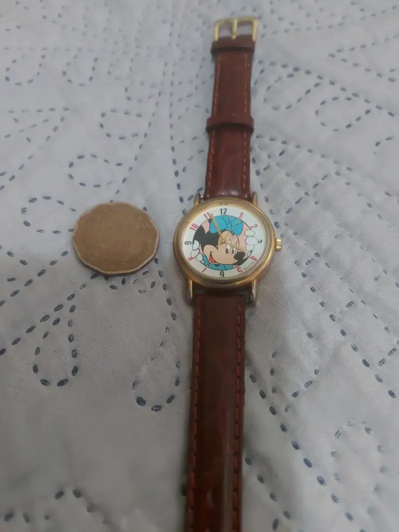 Reloj de pulsera vintage con diseño de Mickey Mouse - 2