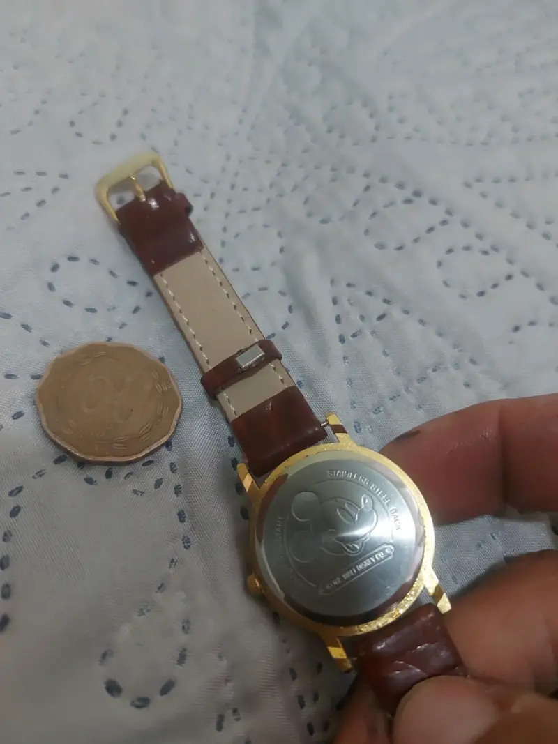 Reloj de pulsera vintage con diseño de Mickey Mouse - 3