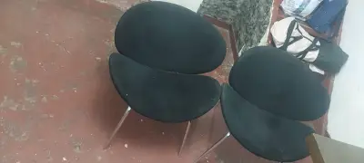 Mesa de comedor grande con sillas negras - miniatura 3