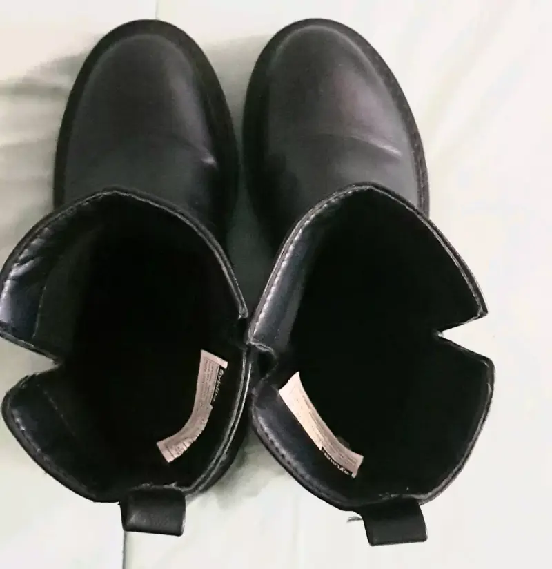 Botines negros de cuero sintético Sybilla - 5