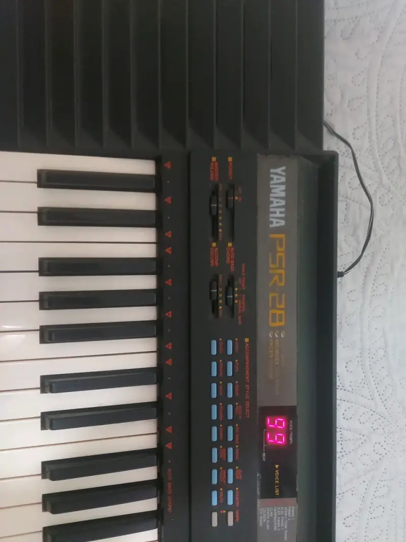 Teclado Yamaha PSR-28 con sistema DAS - 1
