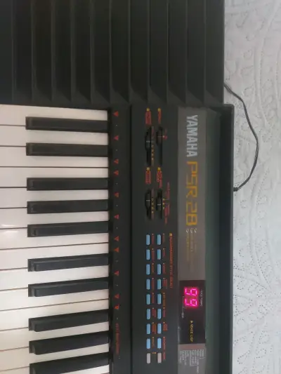 Teclado Yamaha PSR-28 con sistema DAS - miniatura 1