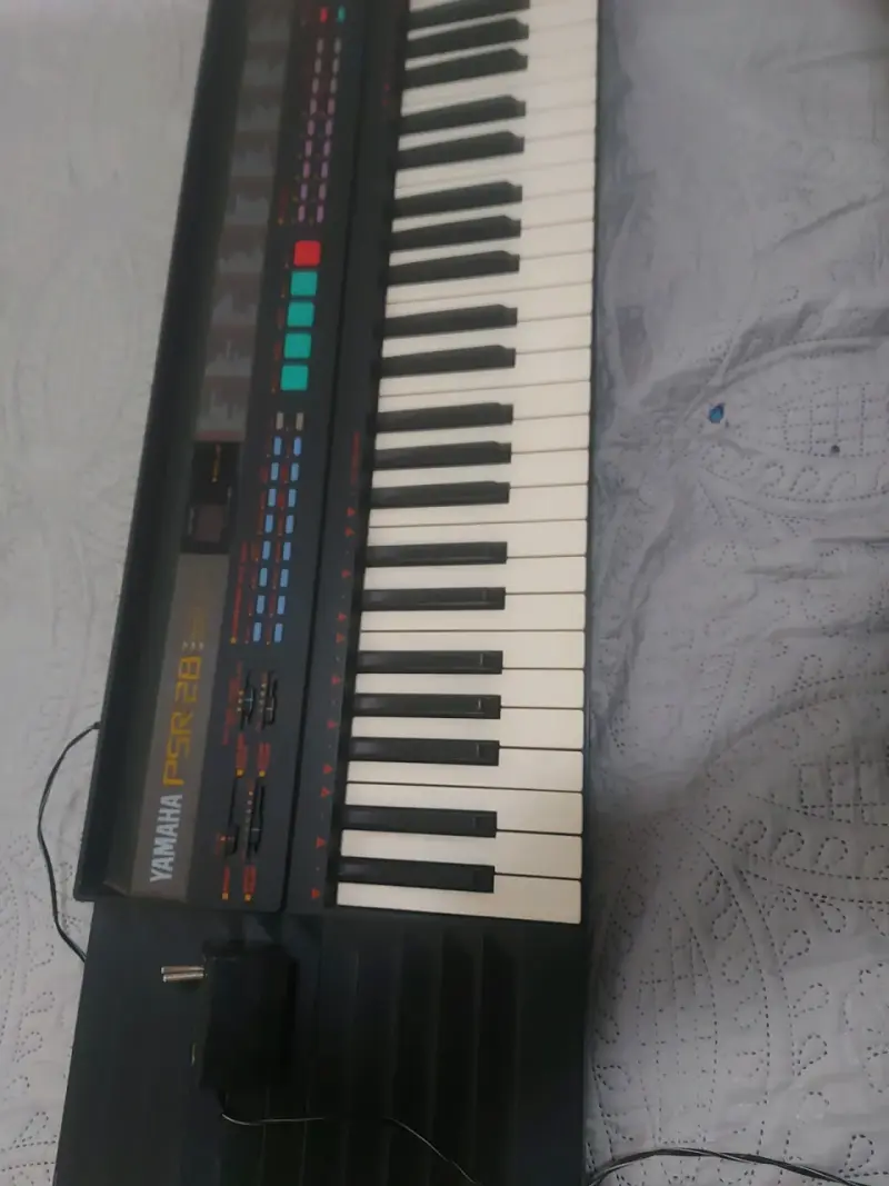 Teclado Yamaha PSR-28 con sistema DAS - 2