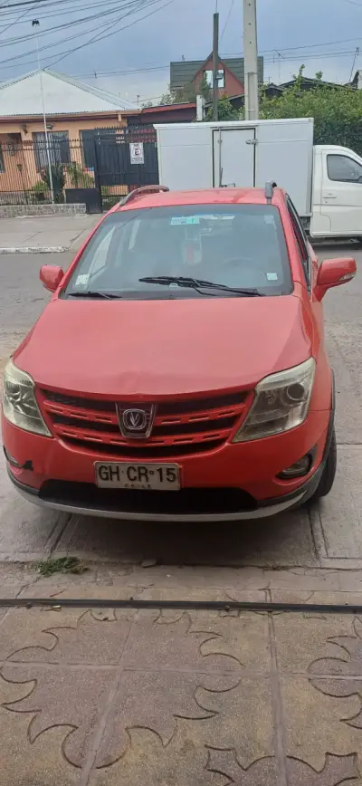 Auto Changan rojo en buen estado - miniatura 1