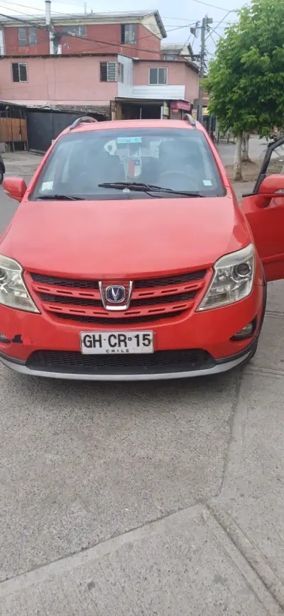 Auto Changan rojo en buen estado - miniatura 2