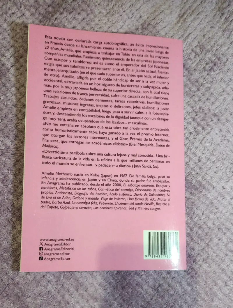 Libro 'Estupor y temblores' de Amélie Nothomb - 2