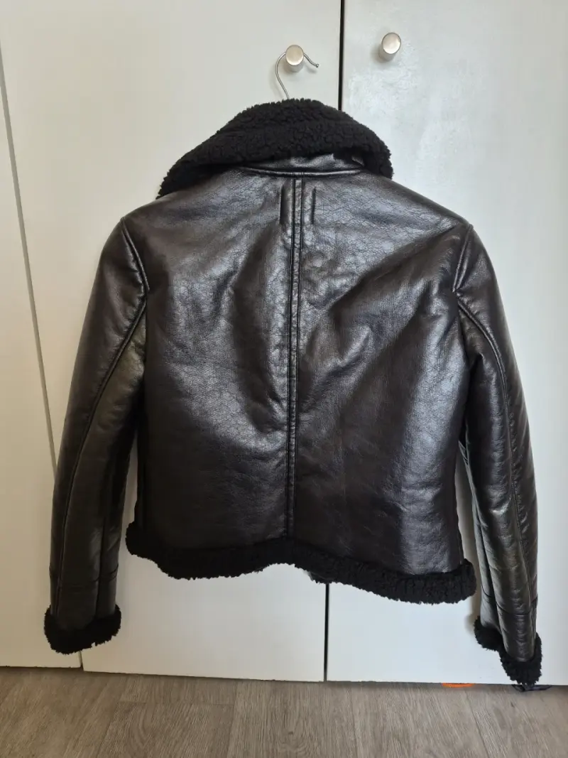 Chaqueta ecocuero negra Opposite forro chiporro - 2