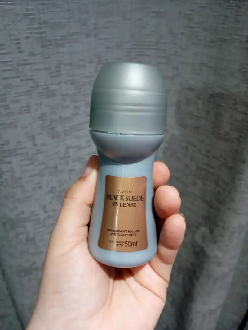 Desodorante Roll-On Avon Black Suede Intense 50ml