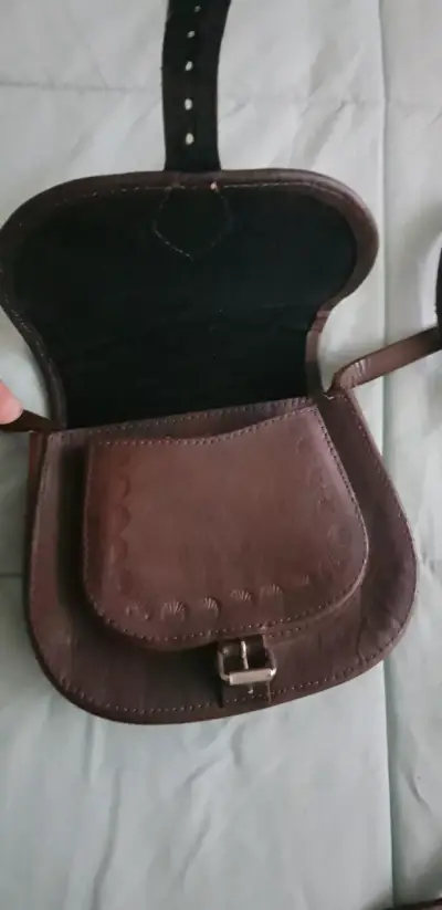 Cartera de cuero con diseño étnico - miniatura 3
