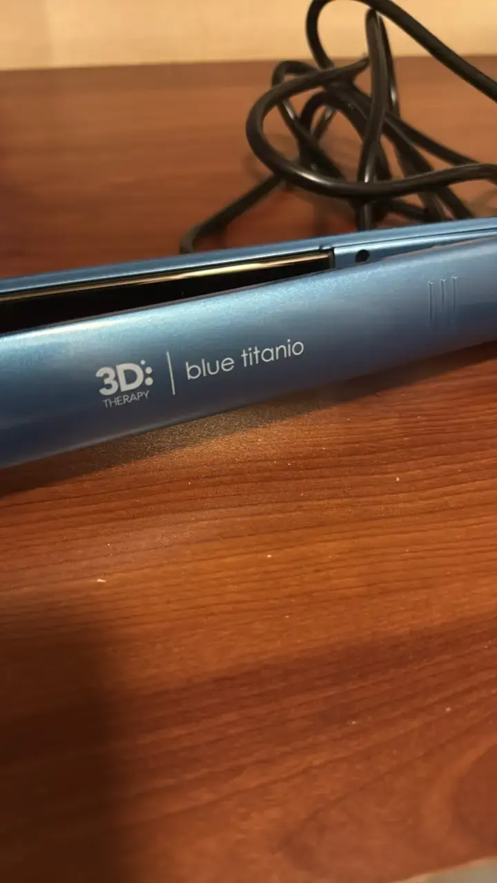 Plancha de Pelo Gama 3D Therapy Blue Titanio - 2