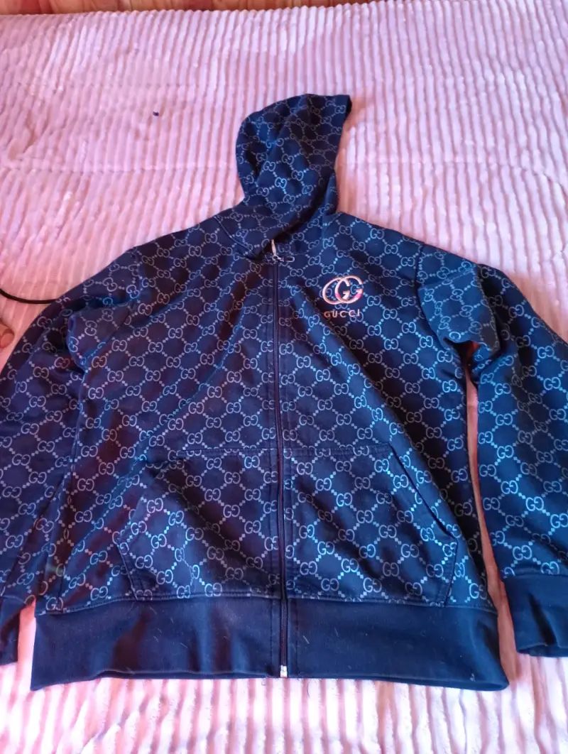 Polerón con capucha Gucci azul estampado - 1