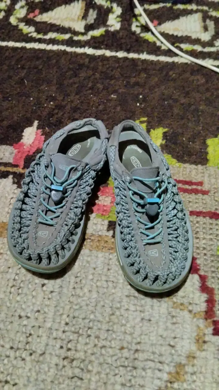 Sandalias deportivas Keen grises