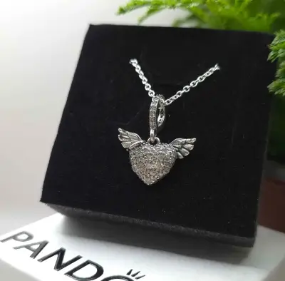 Collar Pandora Corazón con Alas de Plata - miniatura 1