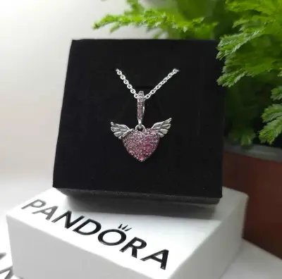 Collar Pandora con colgante de corazón alado - miniatura 2