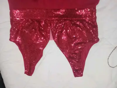 Vestido largo rojo con lentejuelas para fiesta - miniatura 3