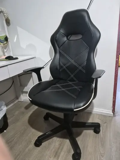 Silla Gamer Ergonómica Negra con Reposabrazos - miniatura 2
