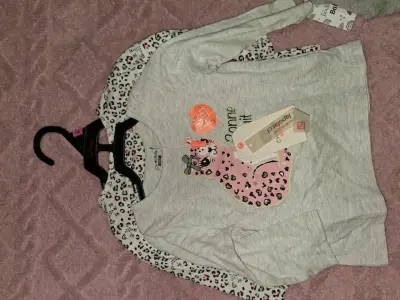 Pijama de niña con diseño de leopardo - miniatura 2